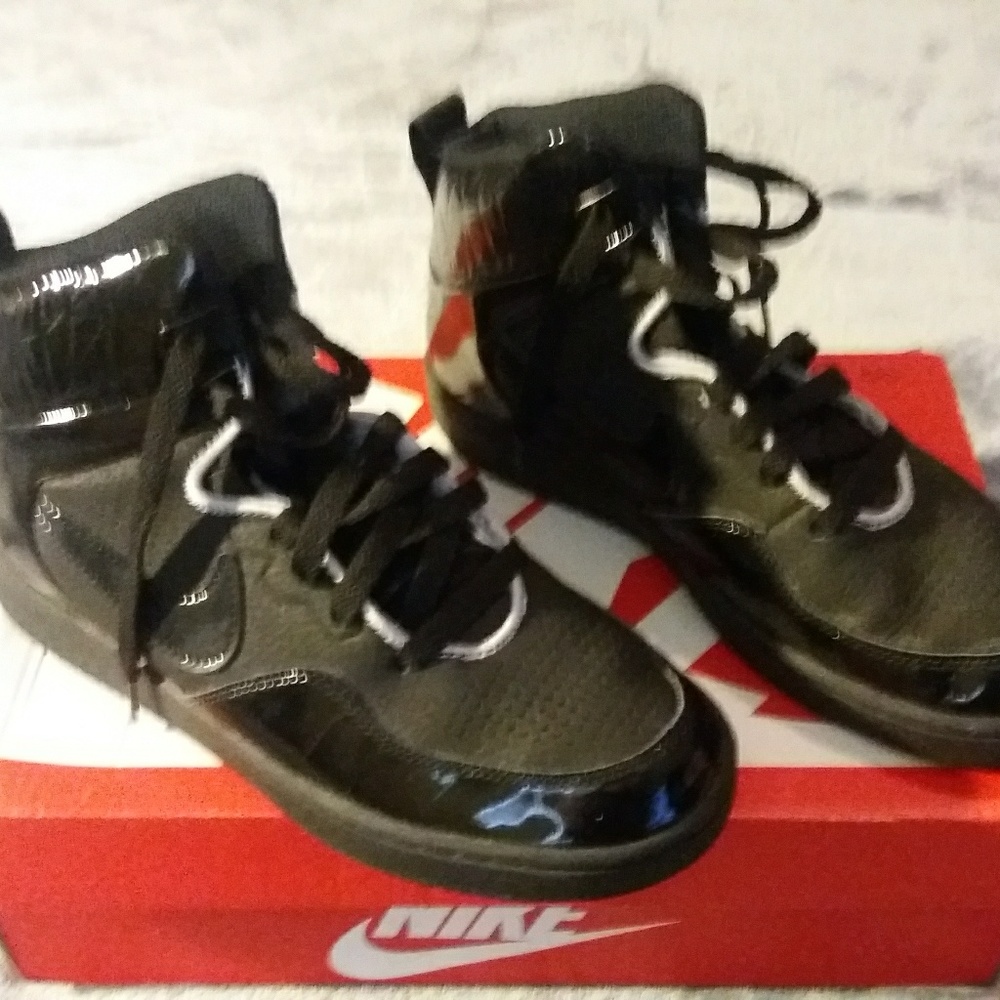 Youths Nike flights size5.5Y as new